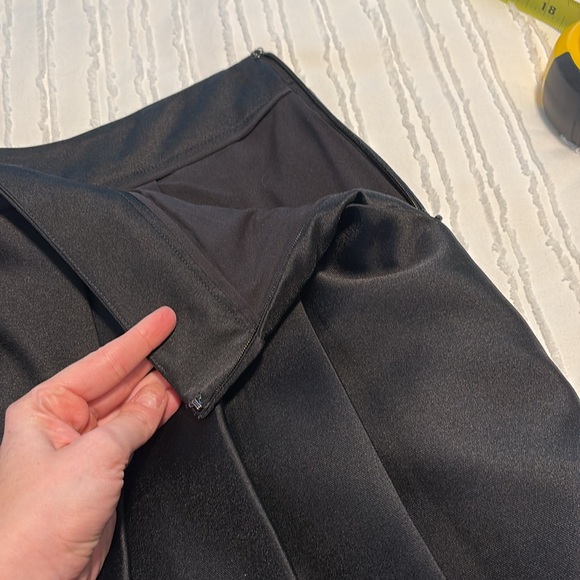 EUC Ann Taylor Skirt - 4P - Picture 7 of 13